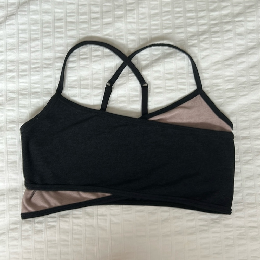 BEYOND YOGA Crossover Bra